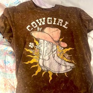 Brown cowgirl t-shirt